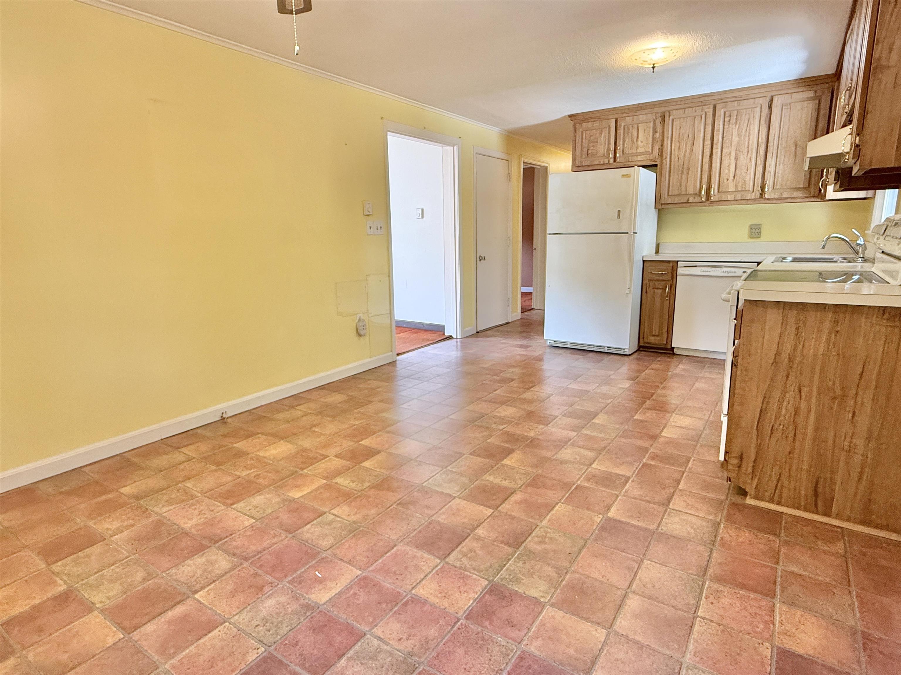 4 Rita Avenue Pelham, NH 03076 - Photo 6 of 54