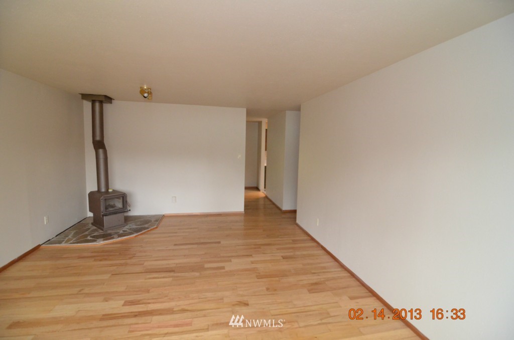 11913 Southeast 186th Place Renton, WA 98058 - Photo 3 of 8 Gallery Image 3