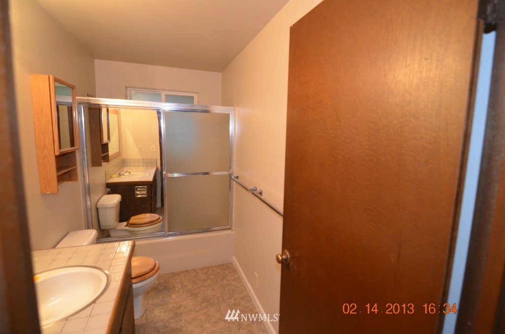 11913 Southeast 186th Place Renton, WA 98058 - Photo 4 of 8 Gallery Image 4