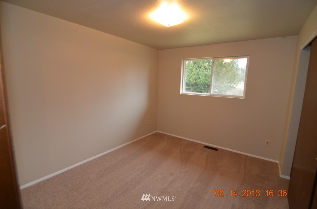 11913 Southeast 186th Place Renton, WA 98058 - Photo 5 of 8 Gallery Image 5