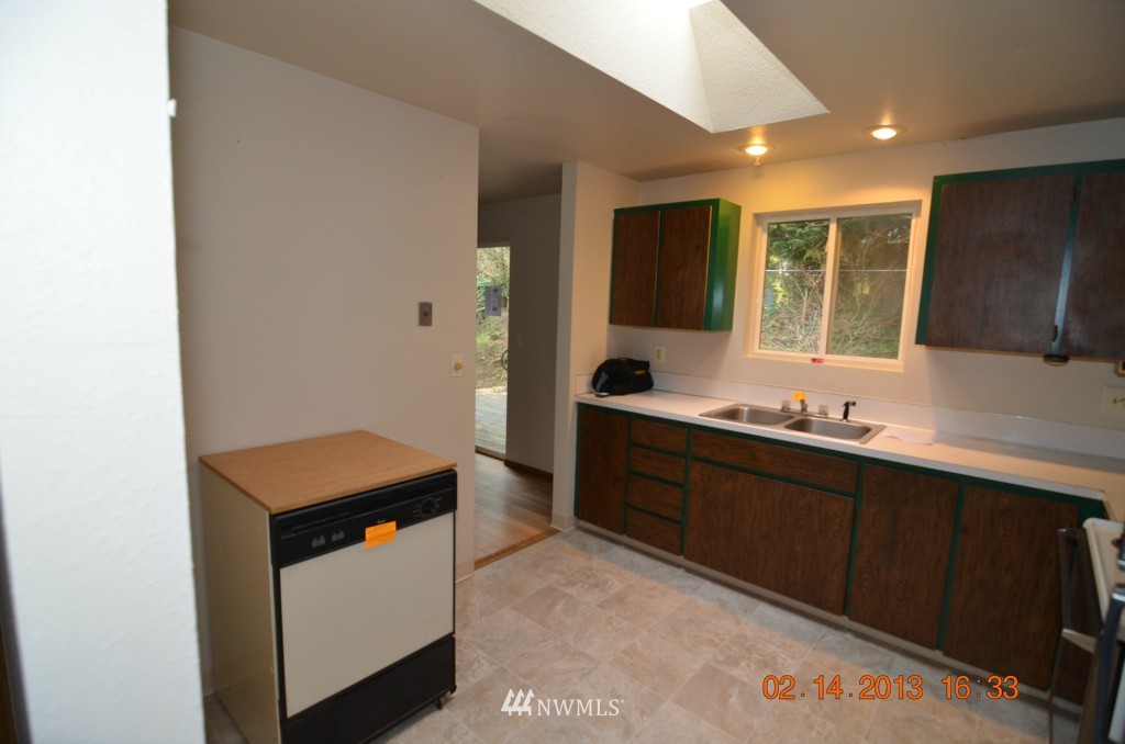 11913 Southeast 186th Place Renton, WA 98058 - Photo 7 of 8 Gallery Image 7