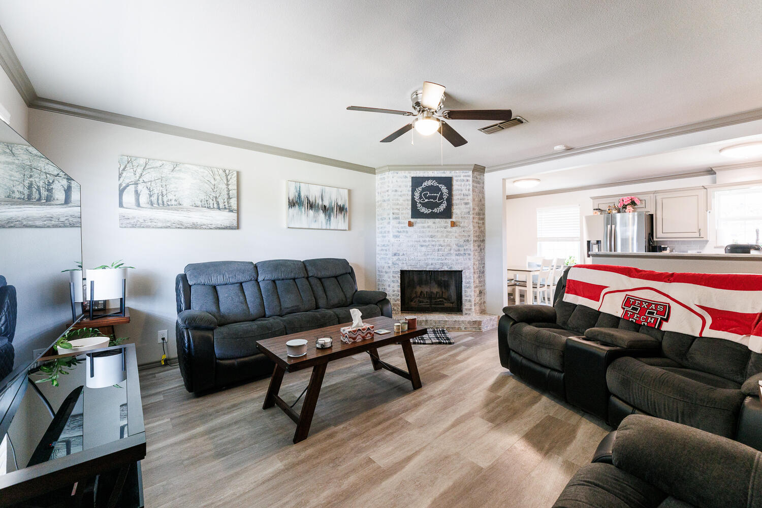 834 9th Street Wolfforth, TX 79382 - Photo 5 of 34 Living Area