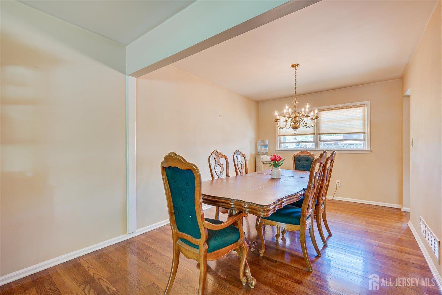 27 Eileen Way Edison, NJ 08837 - Photo 20 of 42