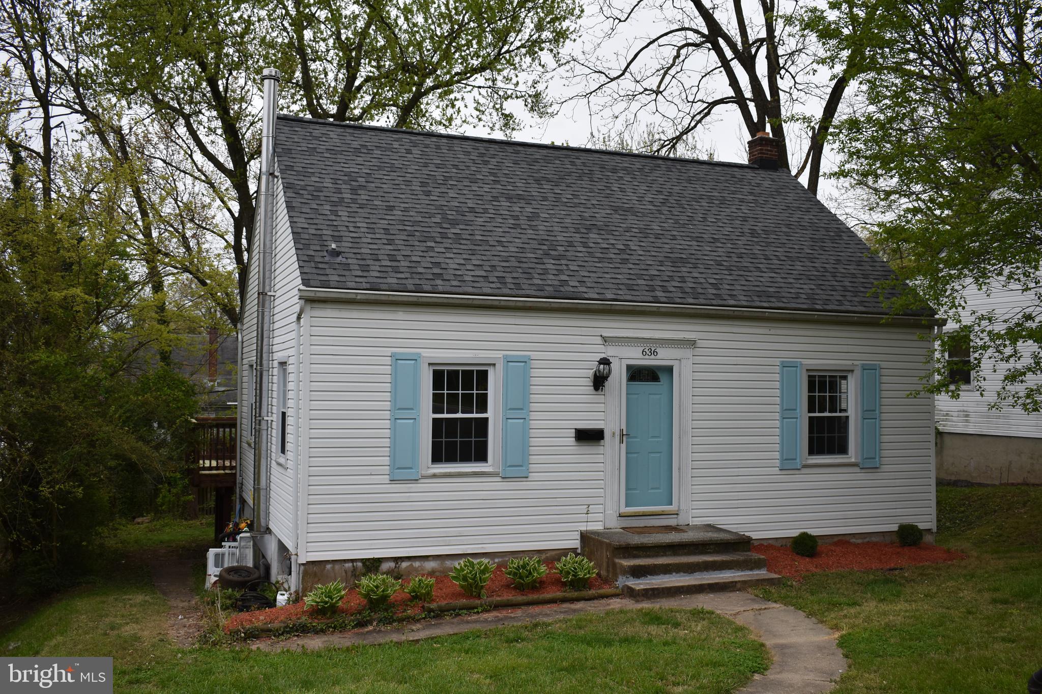 636 Orpington Road Baltimore, MD 21229 - Photo 1 of 24
