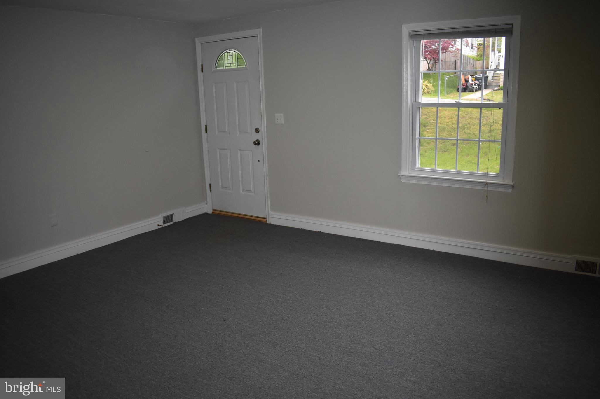 636 Orpington Road Baltimore, MD 21229 - Photo 2 of 24