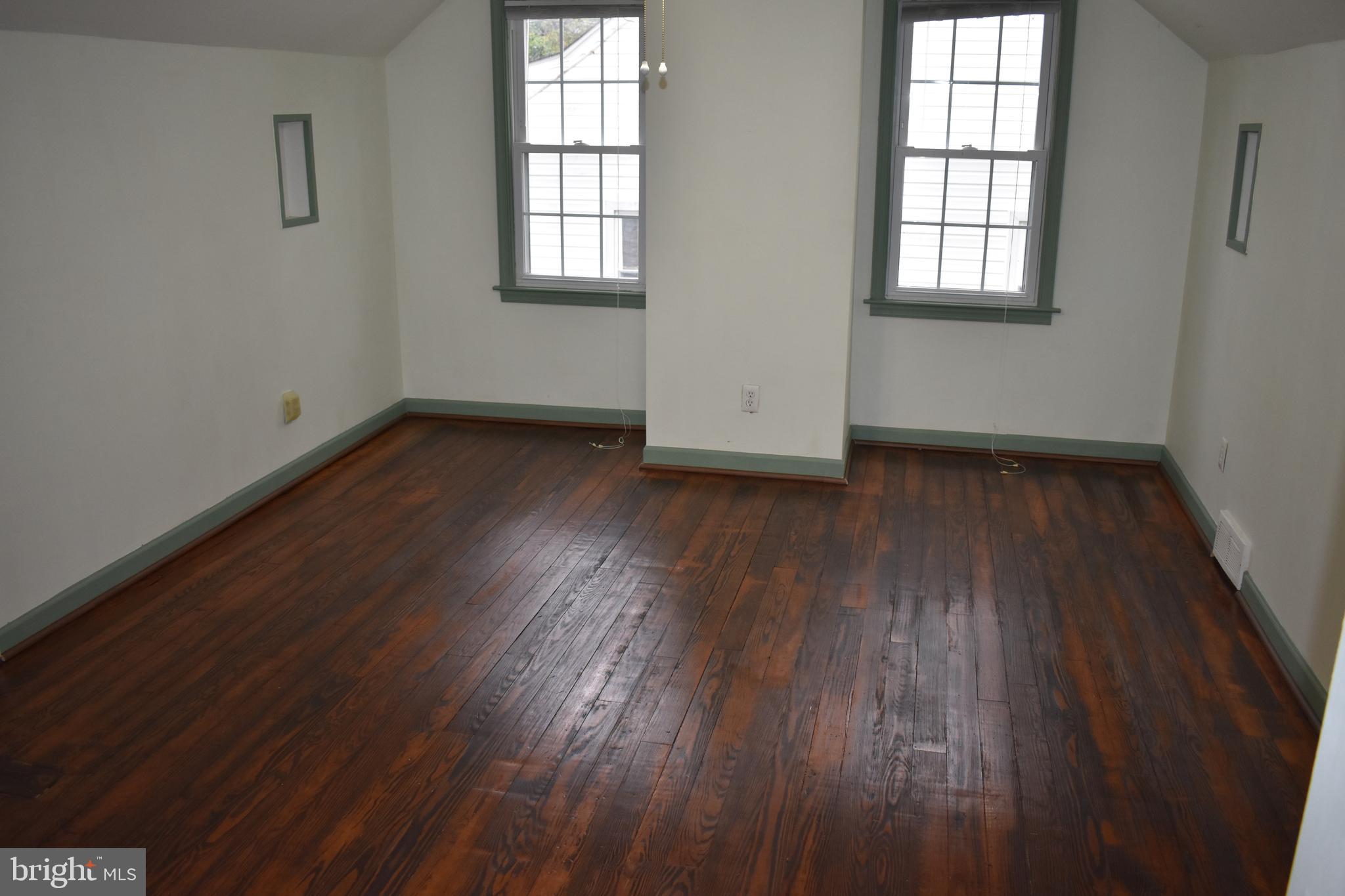 636 Orpington Road Baltimore, MD 21229 - Photo 12 of 24