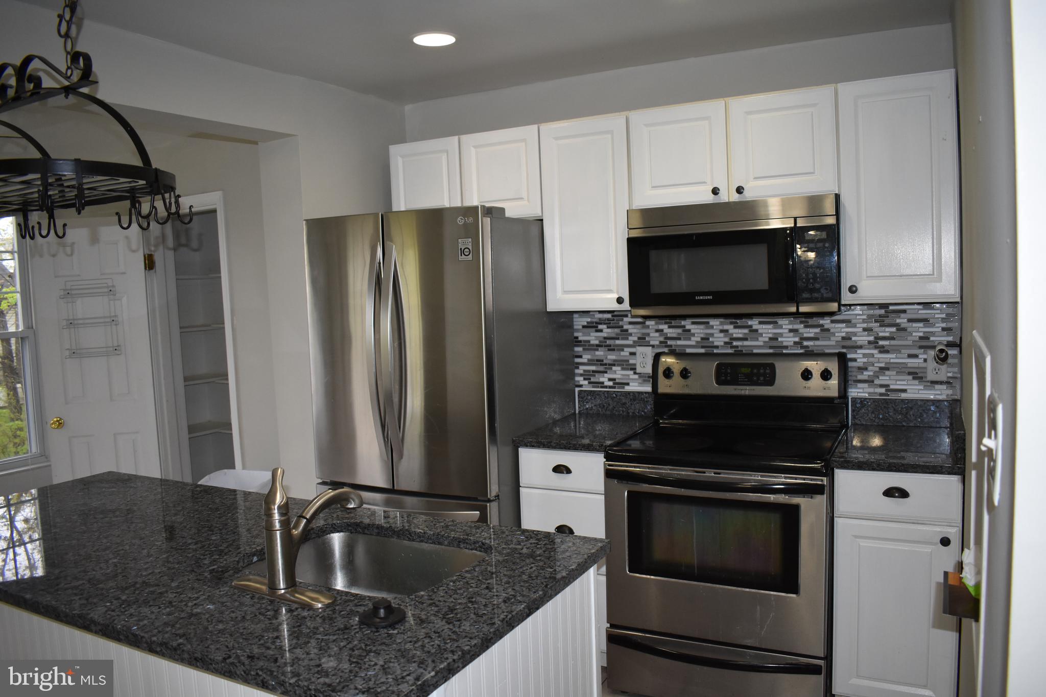 636 Orpington Road Baltimore, MD 21229 - Photo 4 of 24