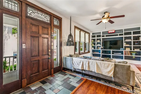 $319,900 | 5344 Lansdowne Avenue, St. Louis, MO 63109