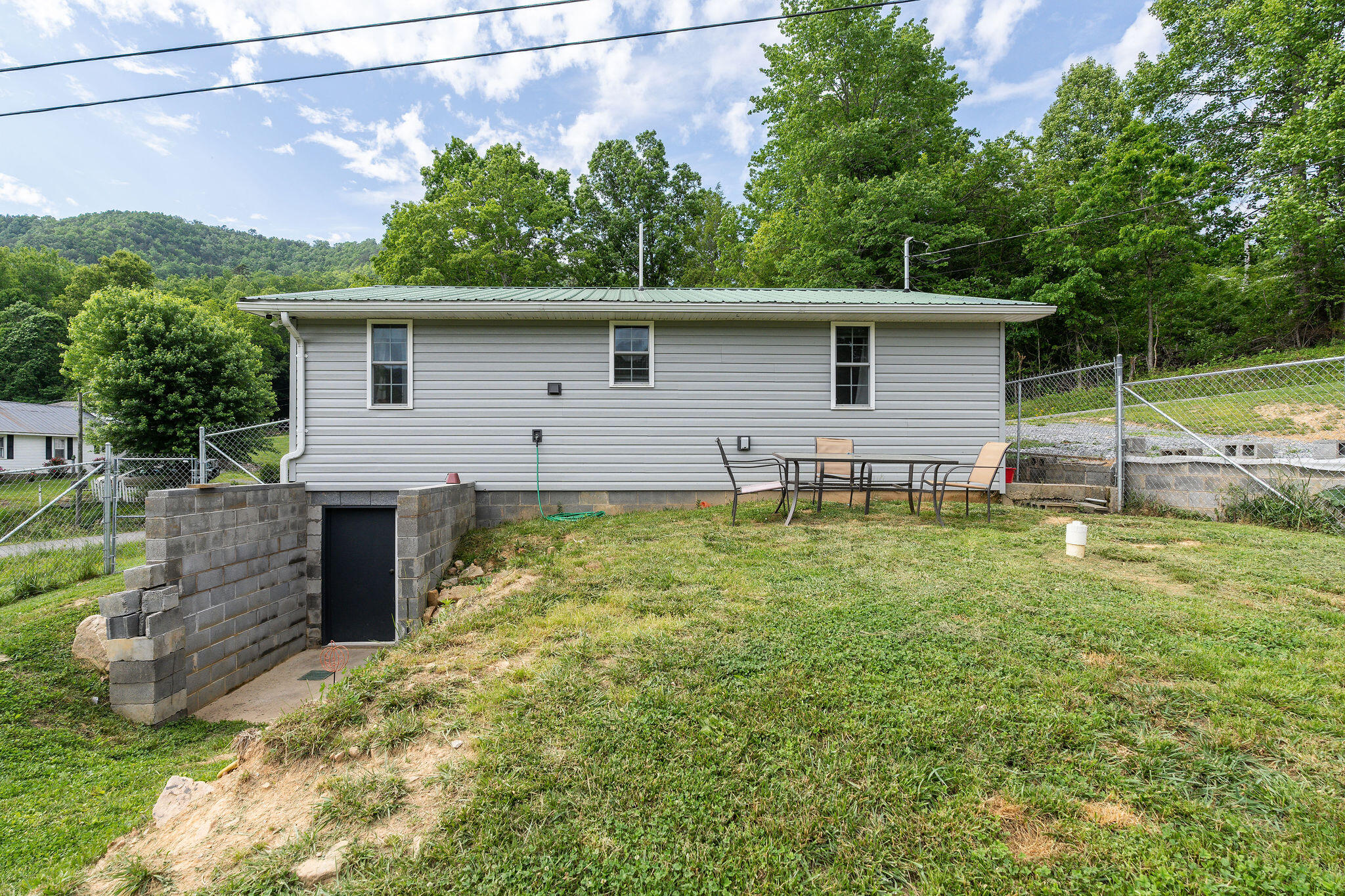 206 Stout Hollow Road Hampton, TN 37658 - Photo 28 of 54 DSC00921