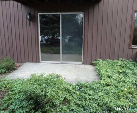 $279,900 | 136 Deer Hill Avenue, Unit B12, Danbury, CT 06810