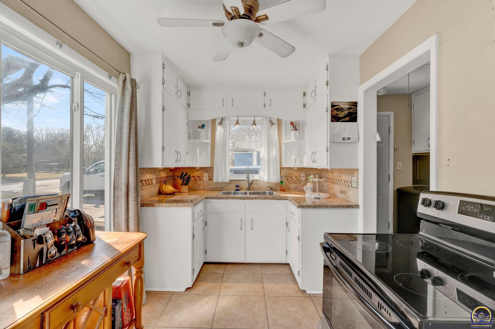 4308 Southwest 19th Street Topeka, KS 66604 - Photo 16 of 37