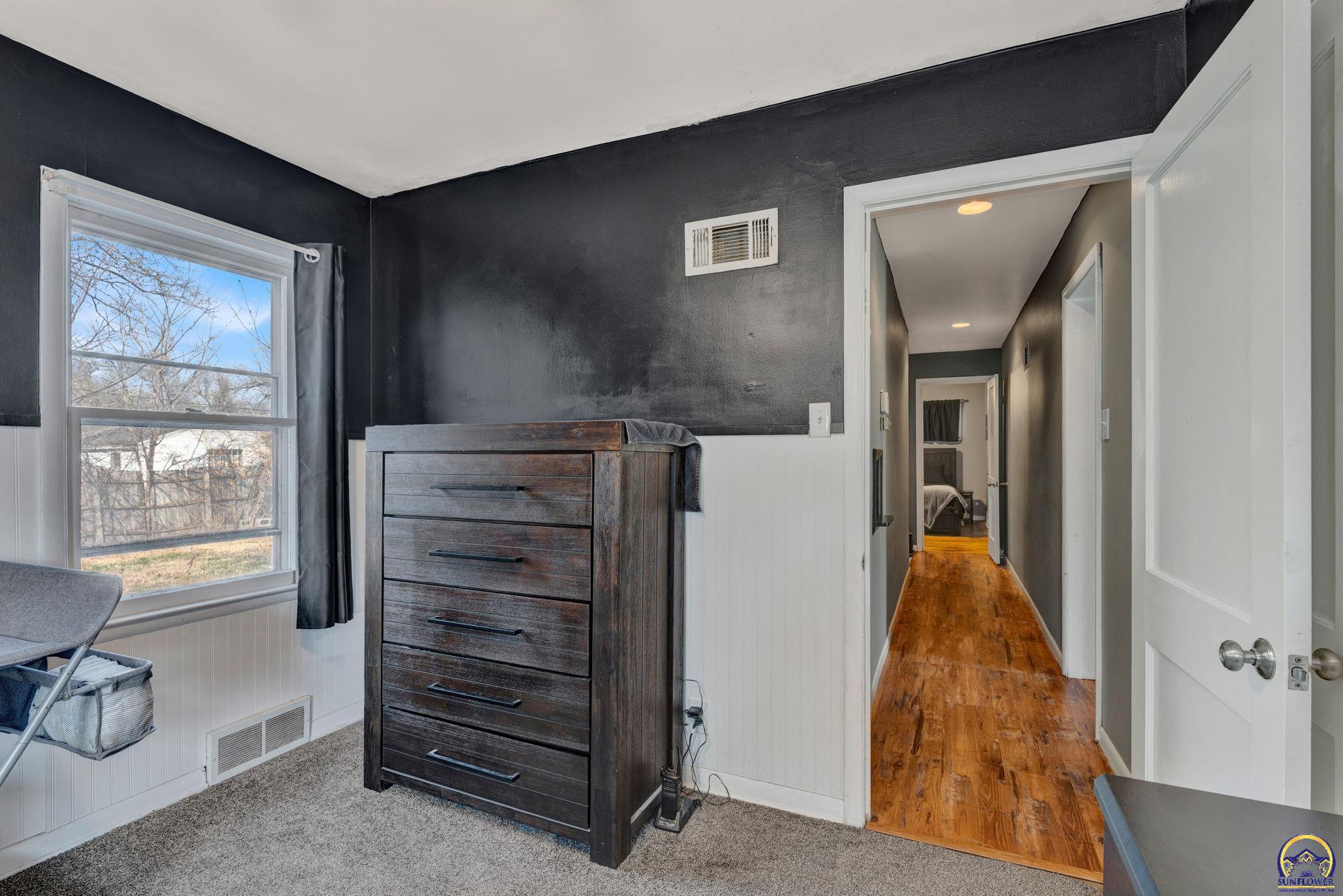 4308 Southwest 19th Street Topeka, KS 66604 - Photo 22 of 37