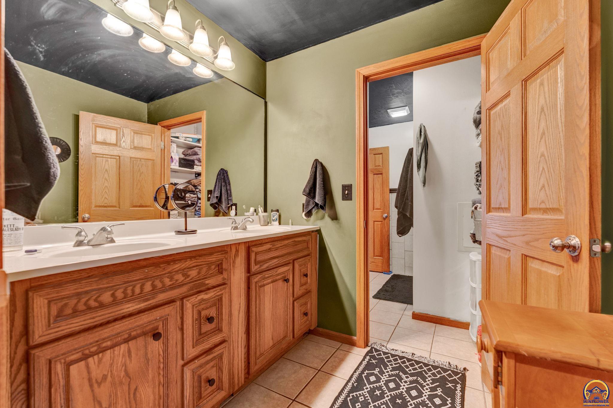 4308 Southwest 19th Street Topeka, KS 66604 - Photo 24 of 37