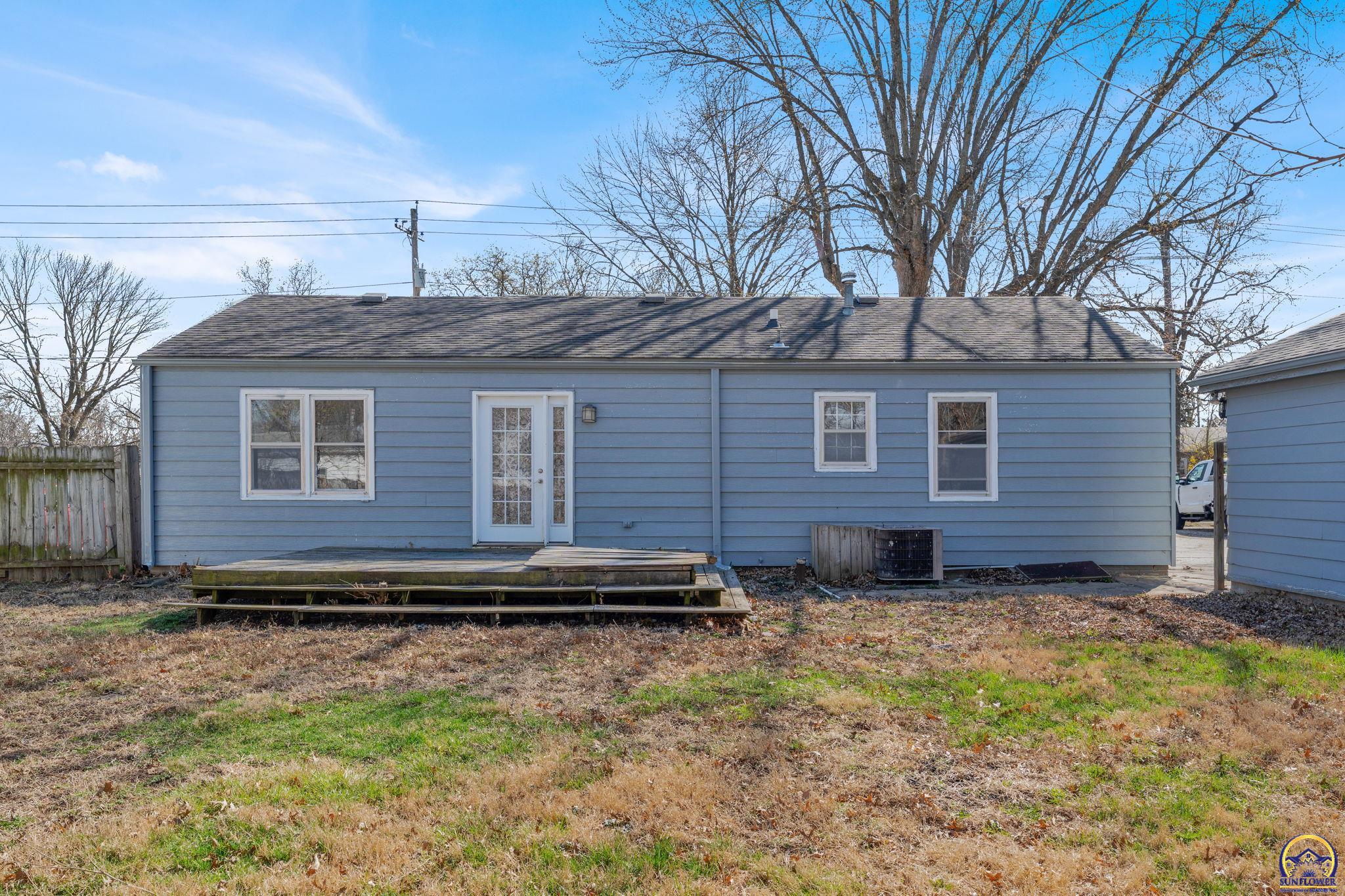 4308 Southwest 19th Street Topeka, KS 66604 - Photo 31 of 37