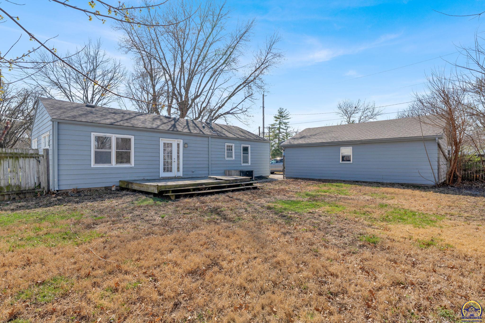 4308 Southwest 19th Street Topeka, KS 66604 - Photo 33 of 37