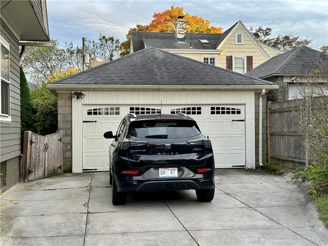 $629,900 | 172 Bluff Avenue, Cranston, RI 02905