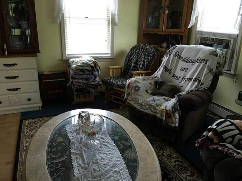45 Springbrook Road, Unit 45A Westerly, RI 02891 - Photo 4 of 8 Living Room.