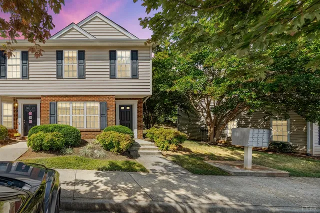 $230,000 | 110 Aaron Place, Unit 200, Lynchburg, VA 24502