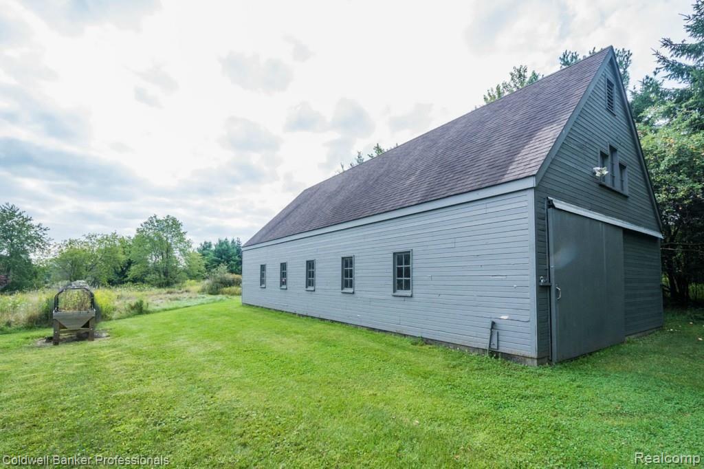 2963 Warren Road Ann Arbor, MI 48105 - Photo 8 of 57 MLS8_barn1.jpg