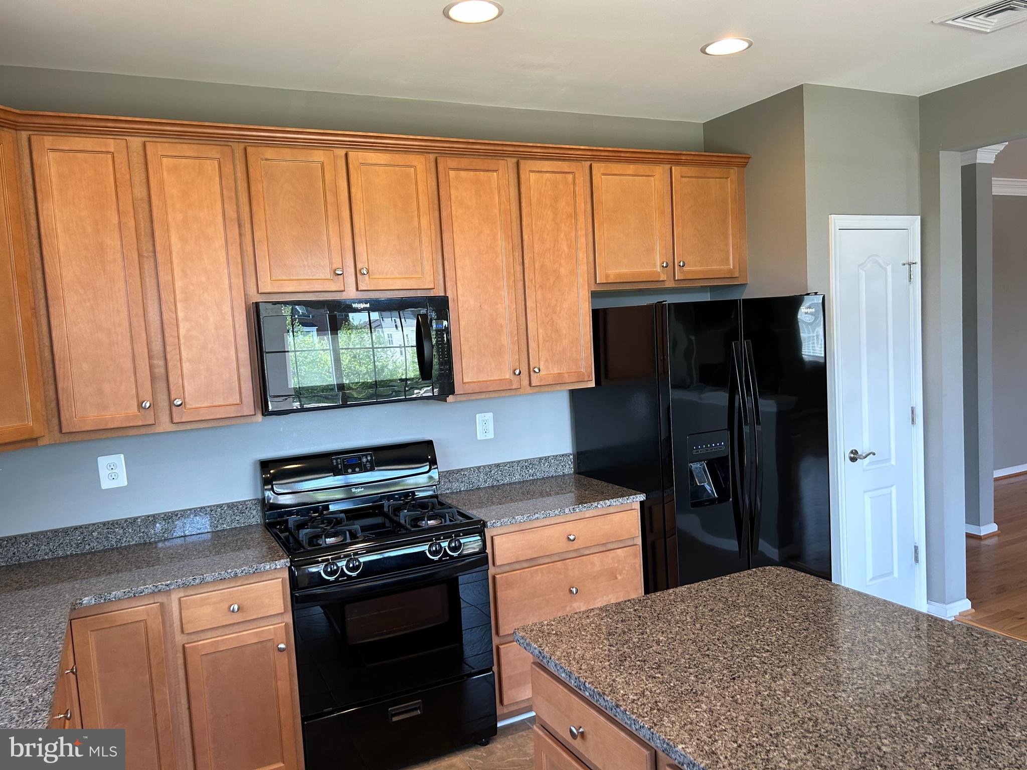 44133 Peirosa Terrace Chantilly, VA 20152 - Photo 2 of 22