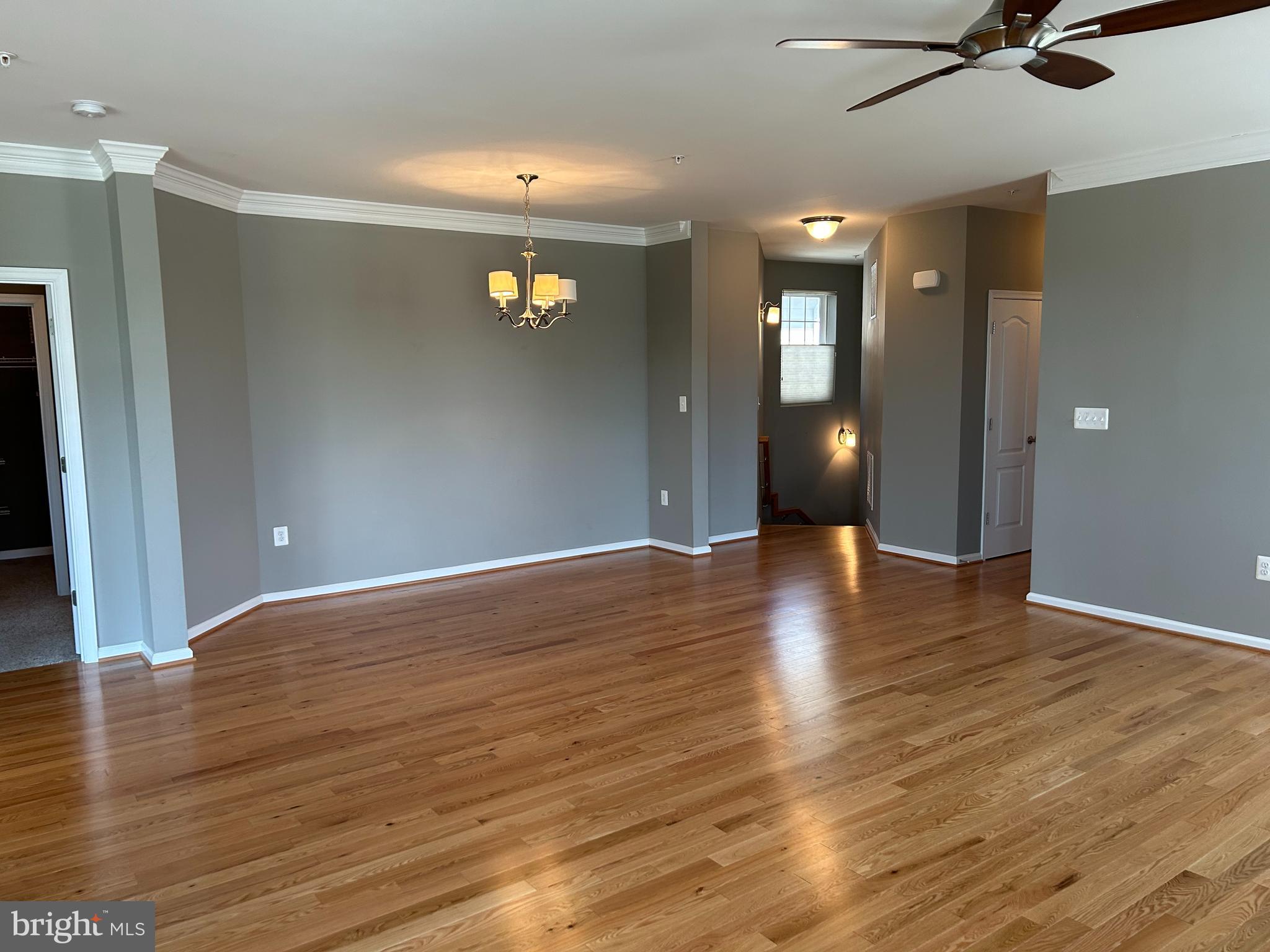 44133 Peirosa Terrace Chantilly, VA 20152 - Photo 5 of 22