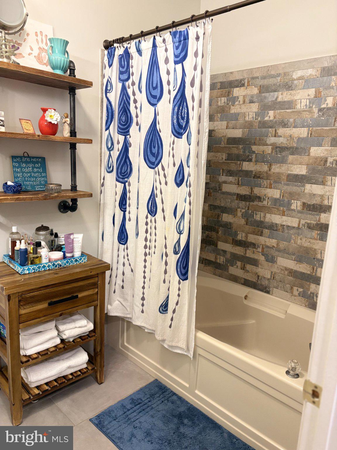 38 Kyle Way Ewing, NJ 08628 - Photo 20 of 38 Charming bath with coastal flair.