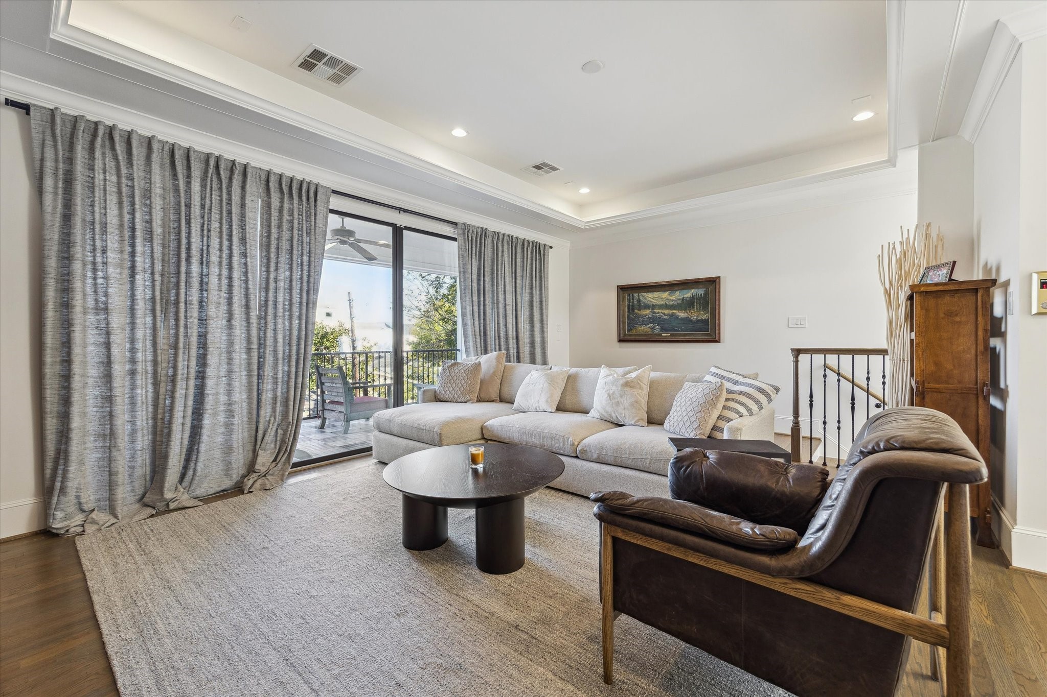 1547 Nevada Street Houston, TX 77006 - Photo 20 of 24 a living room with furniture and a large window