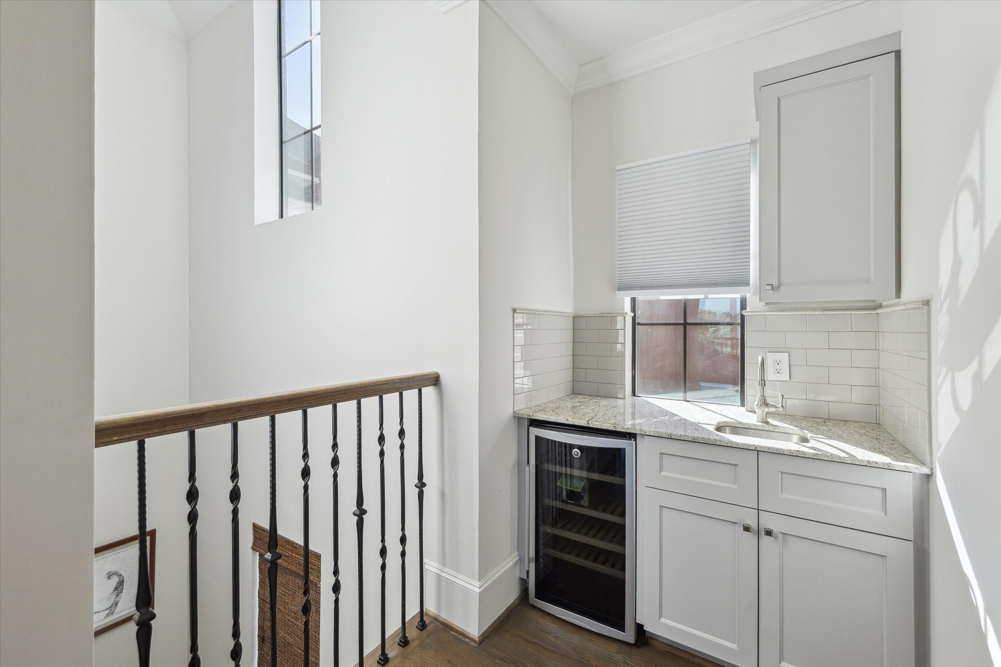 1547 Nevada Street Houston, TX 77006 - Photo 21 of 24 a bathroom with a sink and a mirror