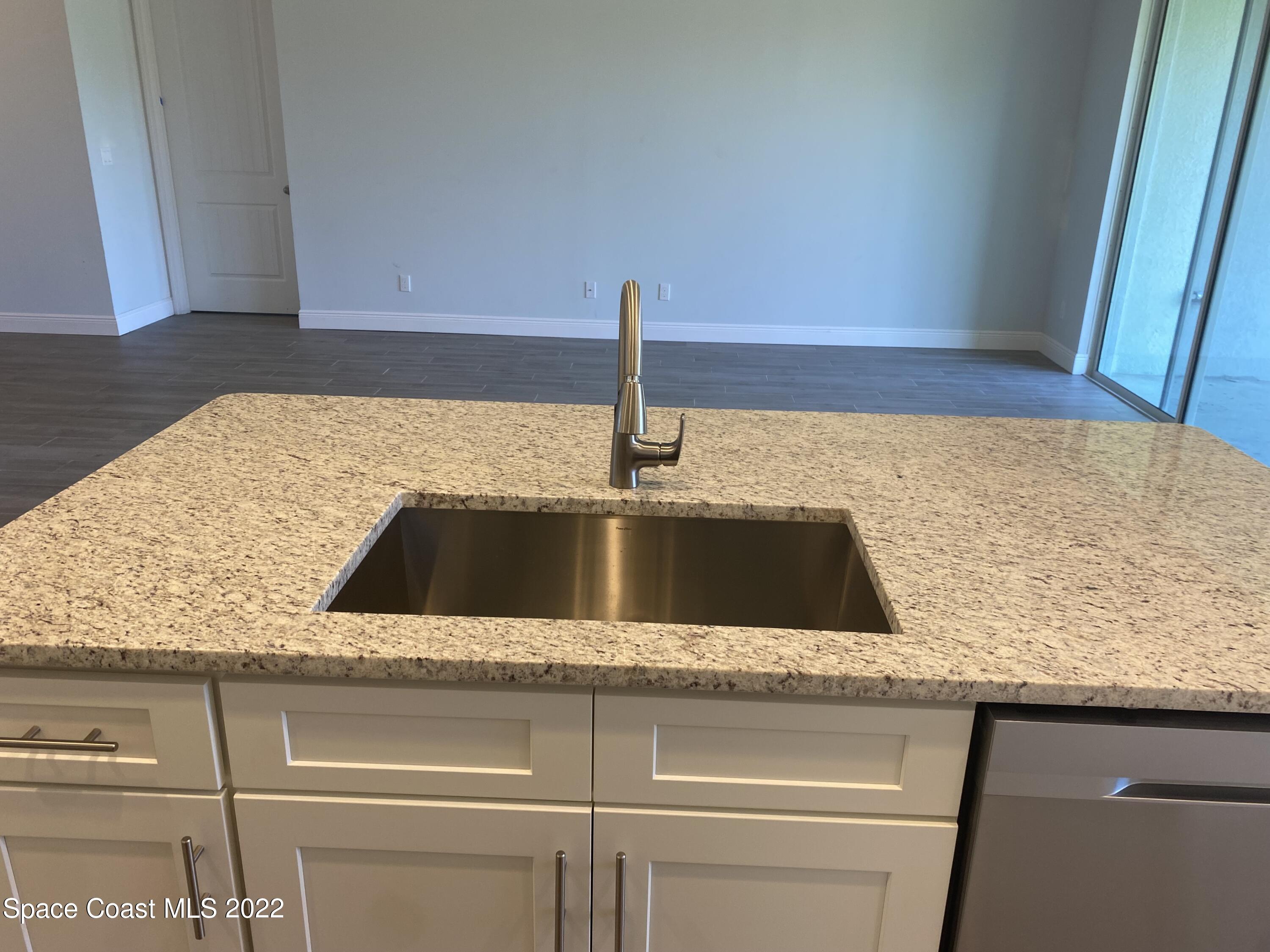 1180 Pasadena Road Southeast Palm Bay, FL 32909 - Photo 3 of 17 island 2