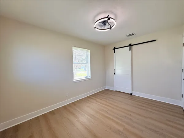 $199,900 | 413 La Bradford Drive, Bay City, TX 77414