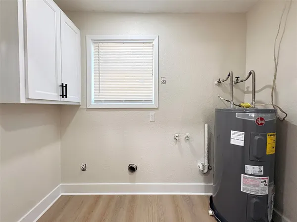 $199,900 | 413 La Bradford Drive, Bay City, TX 77414