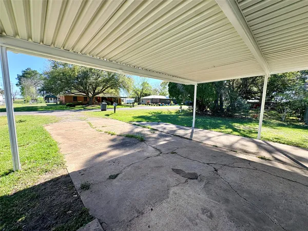 $199,900 | 413 La Bradford Drive, Bay City, TX 77414