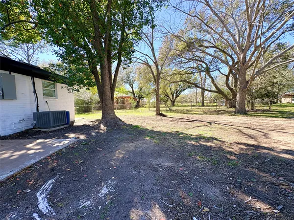 $199,900 | 413 La Bradford Drive, Bay City, TX 77414