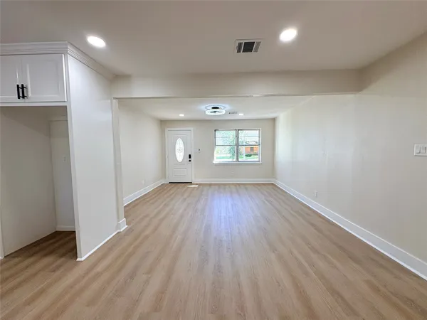 $199,900 | 413 La Bradford Drive, Bay City, TX 77414