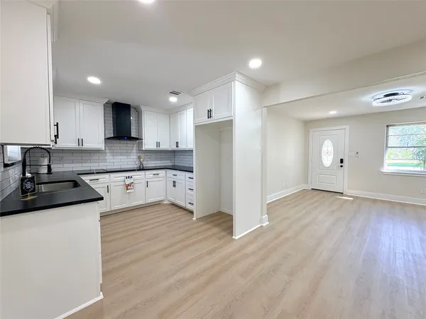 $199,900 | 413 La Bradford Drive, Bay City, TX 77414