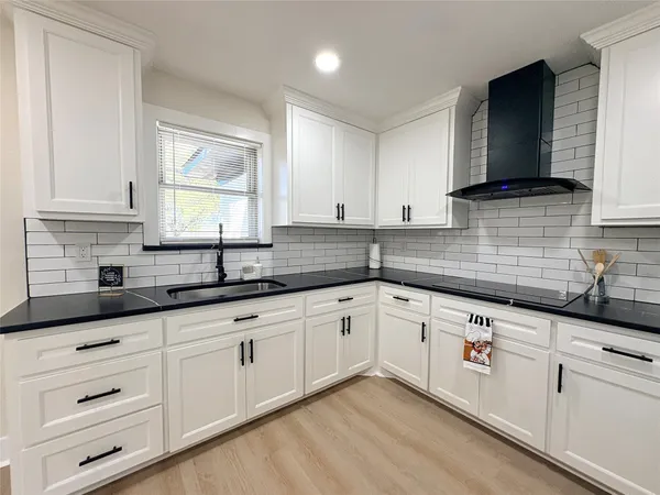 $199,900 | 413 La Bradford Drive, Bay City, TX 77414