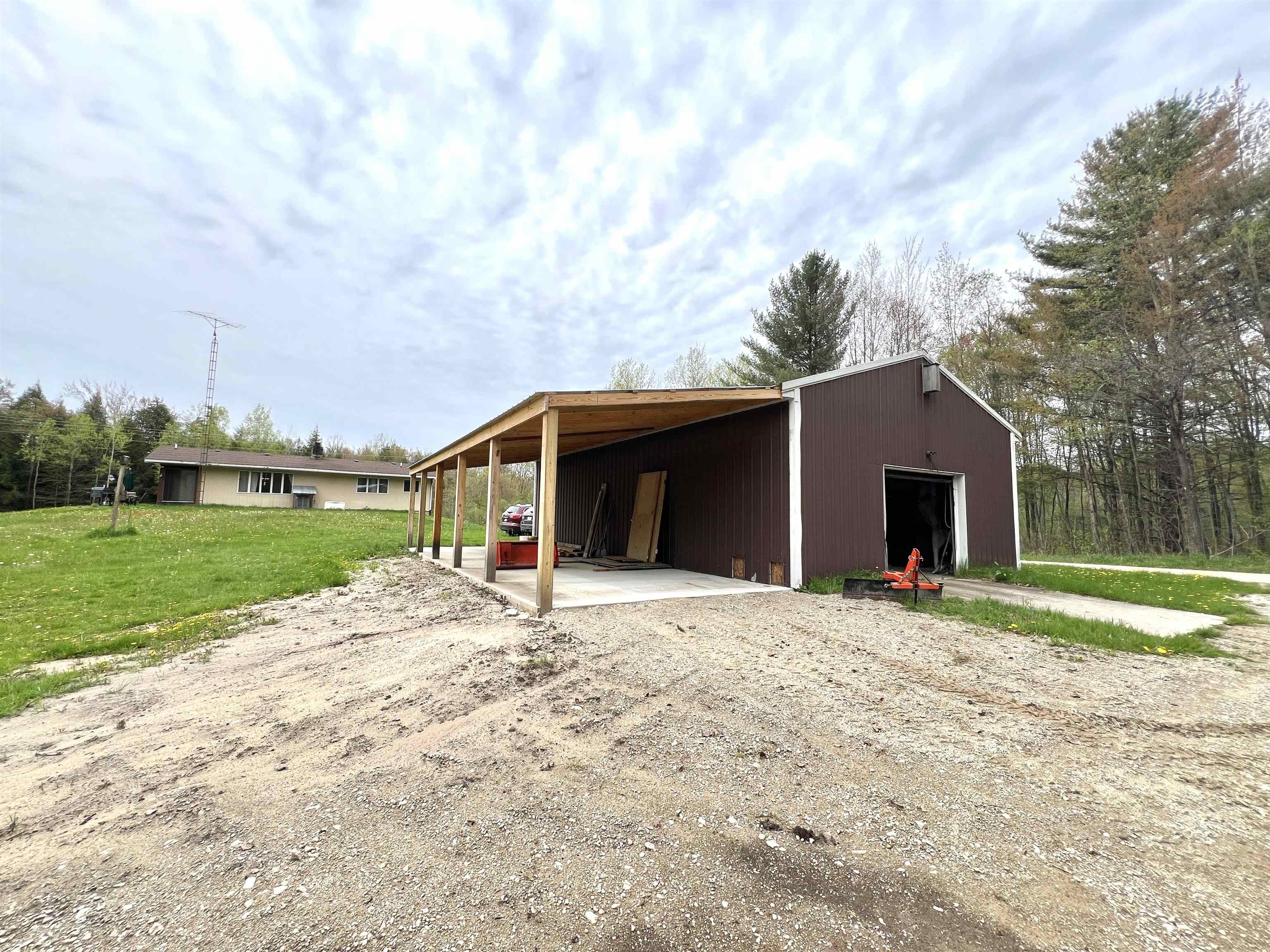 23808 21 Mile Road Tustin, MI 49688 - Photo 14 of 58 1922103-d9cd2a5e-2aa5-4196-8ee4-ee6f4c2e6e5f.JPG