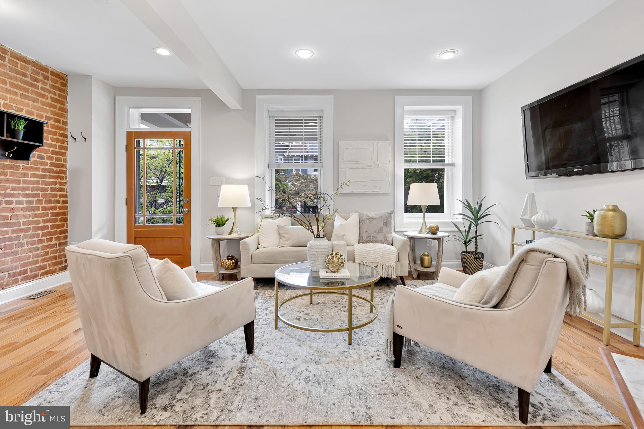 641 Lexington Place Northeast Washington, DC 20002 - Photo 2 of 44