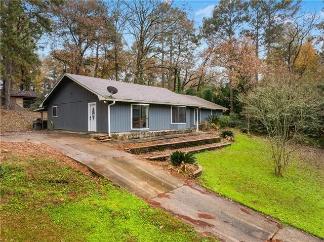 $268,000 | 950 Stones Way Drive, Pineville, LA 71360