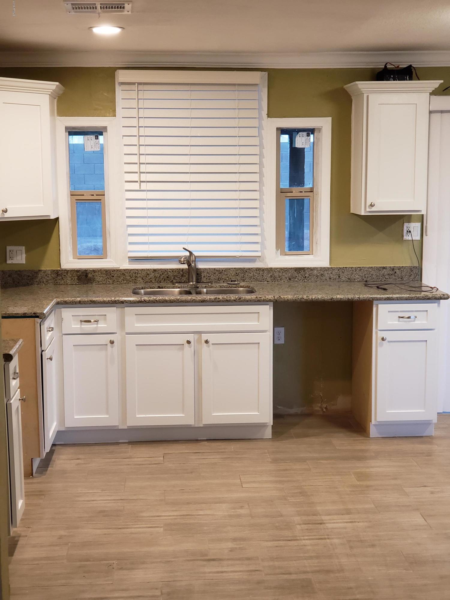 4519 East Pecan Road Phoenix, AZ 85040 - Photo 16 of 23 Kitchen 4