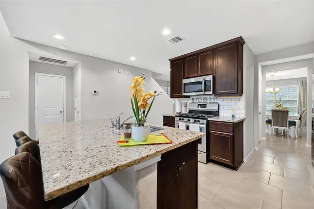 $2,400 | 8007 Carillon Way, Rosharon, TX 77583