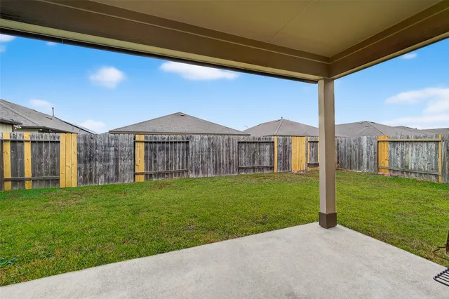 $2,400 | 8007 Carillon Way, Rosharon, TX 77583