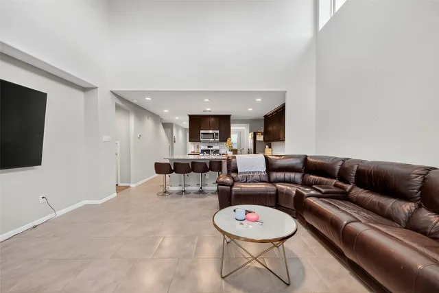 $2,400 | 8007 Carillon Way, Rosharon, TX 77583