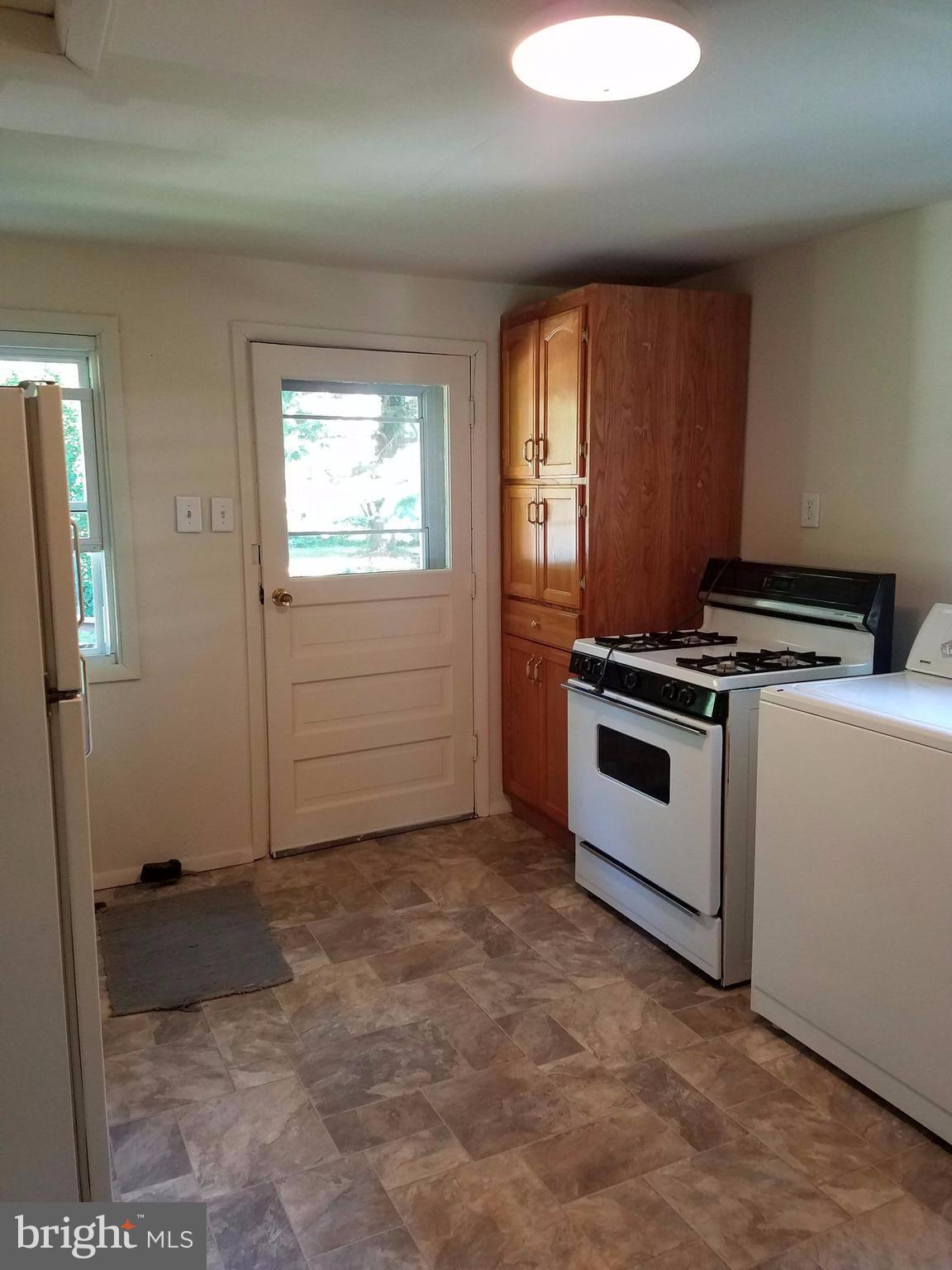 4449 Mountville Road Frederick, MD 21703 - Photo 4 of 29 Gas range