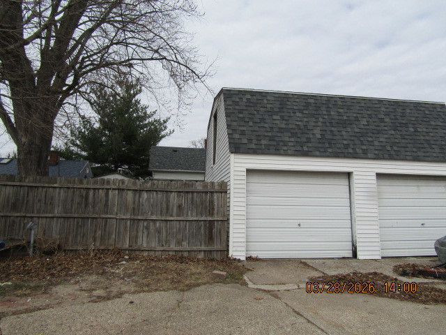 2334 18th Avenue Moline, IL 61265 - Photo 2 of 49 a front view of a house