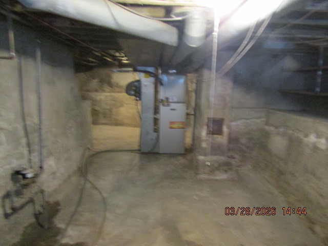 2334 18th Avenue Moline, IL 61265 - Photo 29 of 49 a view of a room