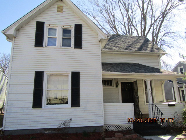 2334 18th Avenue Moline, IL 61265 - Photo 45 of 49 a front view of a house with garden