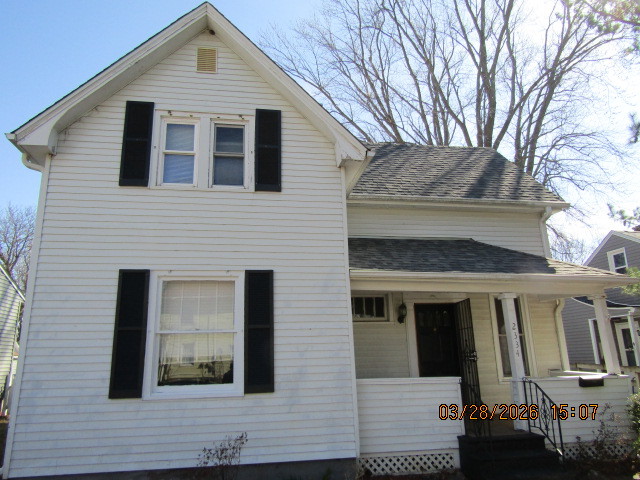 2334 18th Avenue Moline, IL 61265 - Photo 46 of 49 a front view of a house with garden