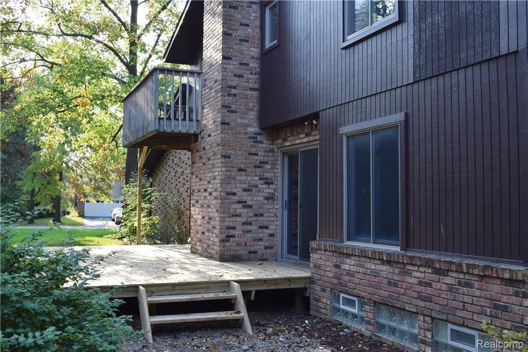 1916 Devonshire Road Bloomfield Hills, MI 48302 - Photo 3 of 31 DSC_0245.JPG