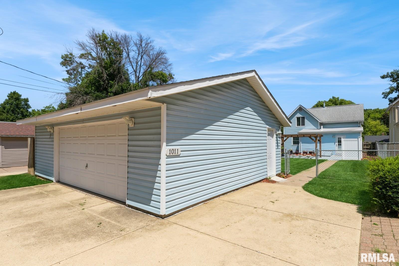 1011 25th Street Moline, IL 61265 - Photo 25 of 26 Gallery Image 25